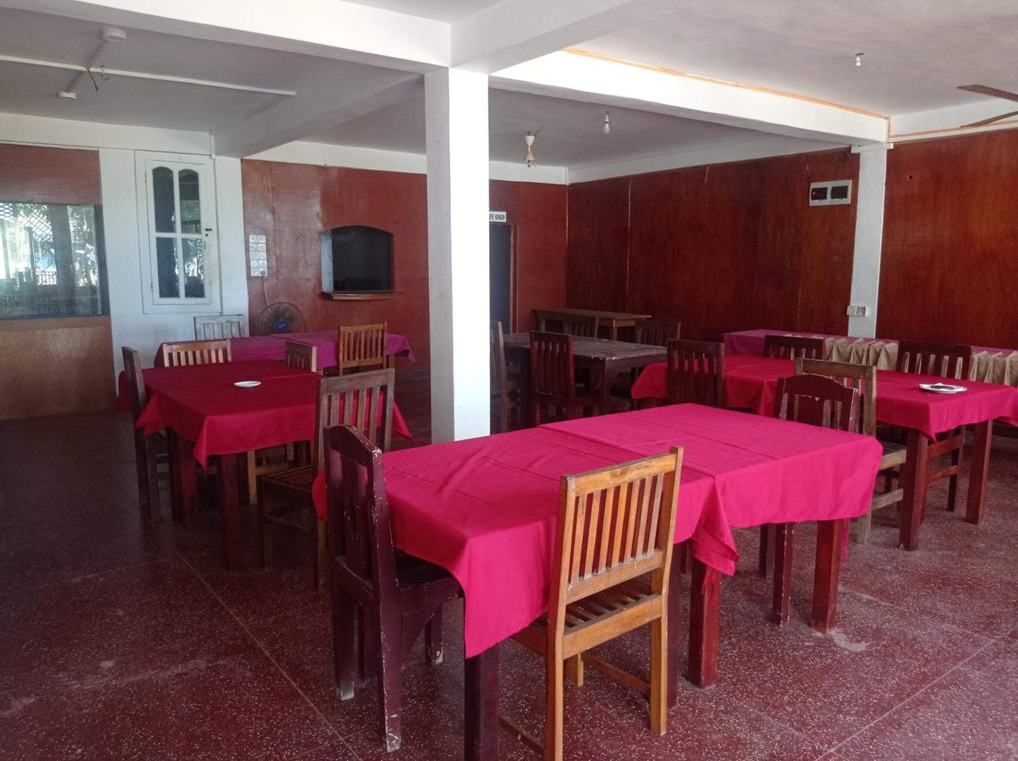 Silver Beach Hotel Trincomalee Exterior foto