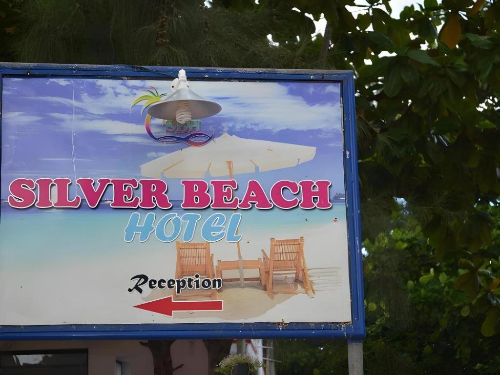Silver Beach Hotel Trincomalee Exterior foto