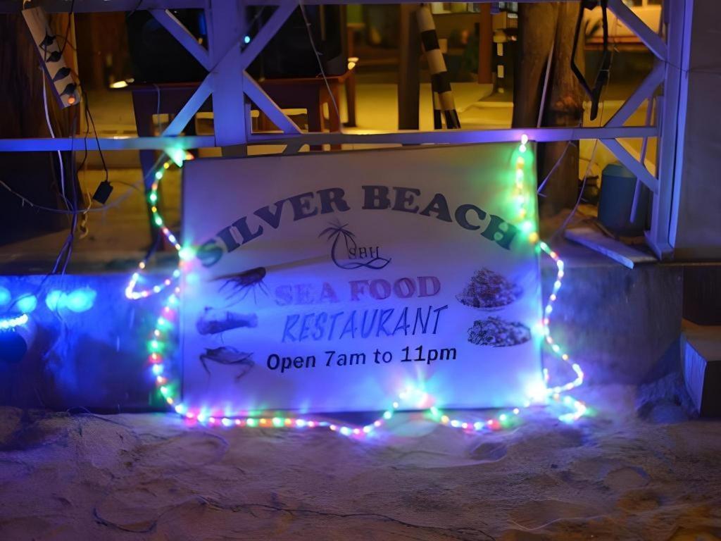 Silver Beach Hotel Trincomalee Exterior foto